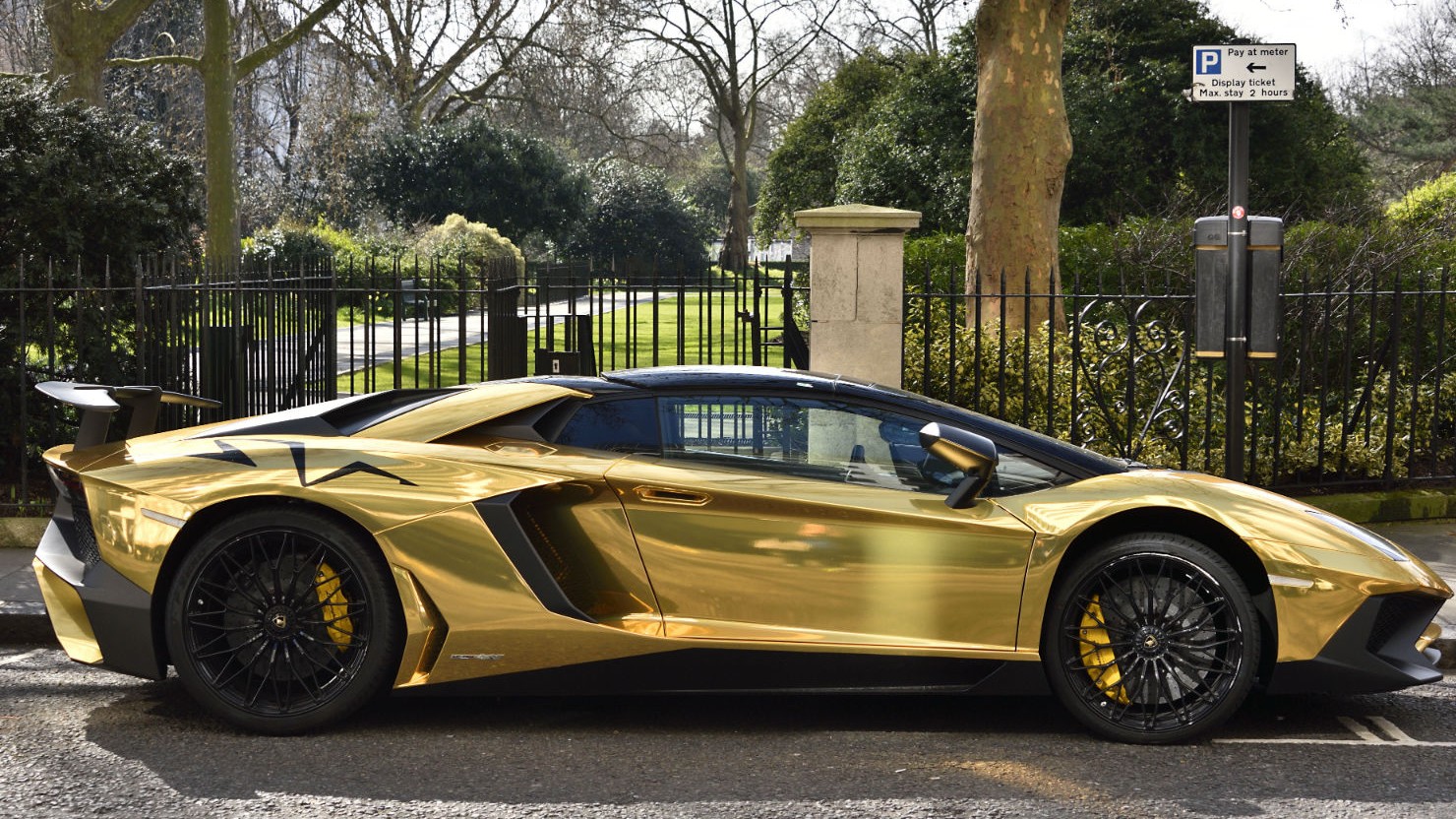 Gold Supercar