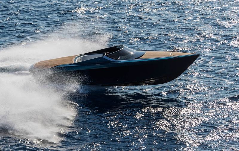 Aston Martin -AM 37 (Quintesence Yachts)