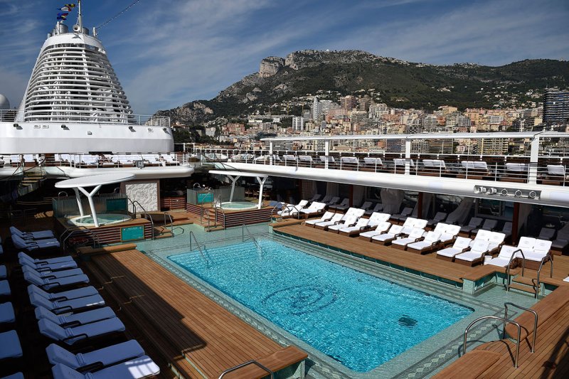 Pool deck (Norwegian Cruise Line)