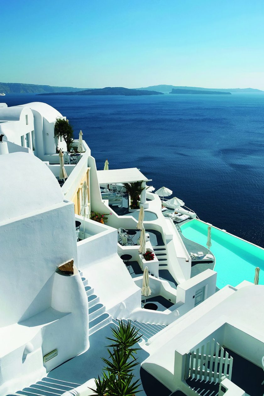 The Katikies Hotel in Santorini, Greece (EightyFourRooms/teNeues)