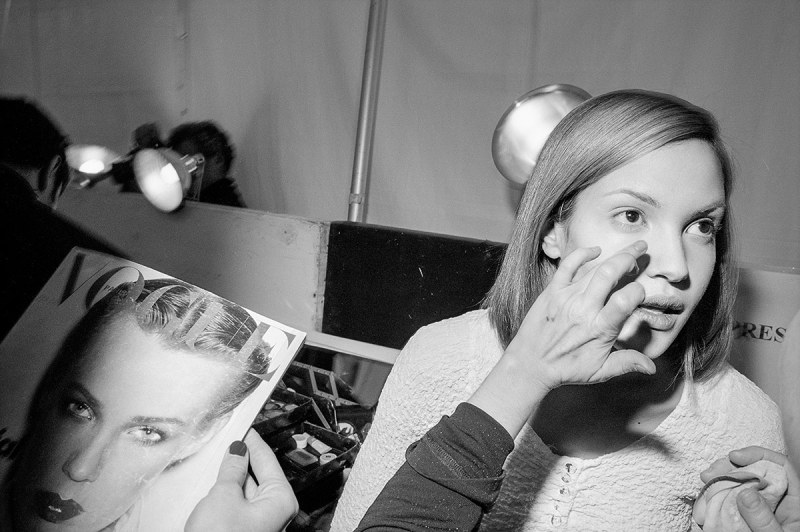 Claudia Mason backstage at the Anna Sui fashion show, NYC, 1994 (Miles Ladin)