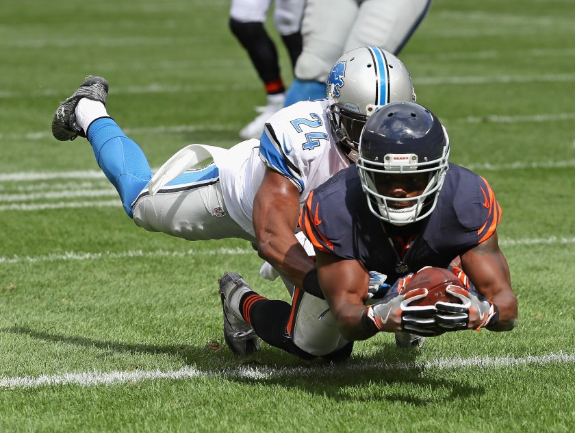 Eddie Royal #19 of the Chicago Bears falls into the end zone to score a touchdwon dragging Nevin Lawson #24 of the Detroit Lions with him at Soldier Field on October 2, 2016 in Chicago, Illinois. (Photo by Jonathan Daniel/Getty Images)