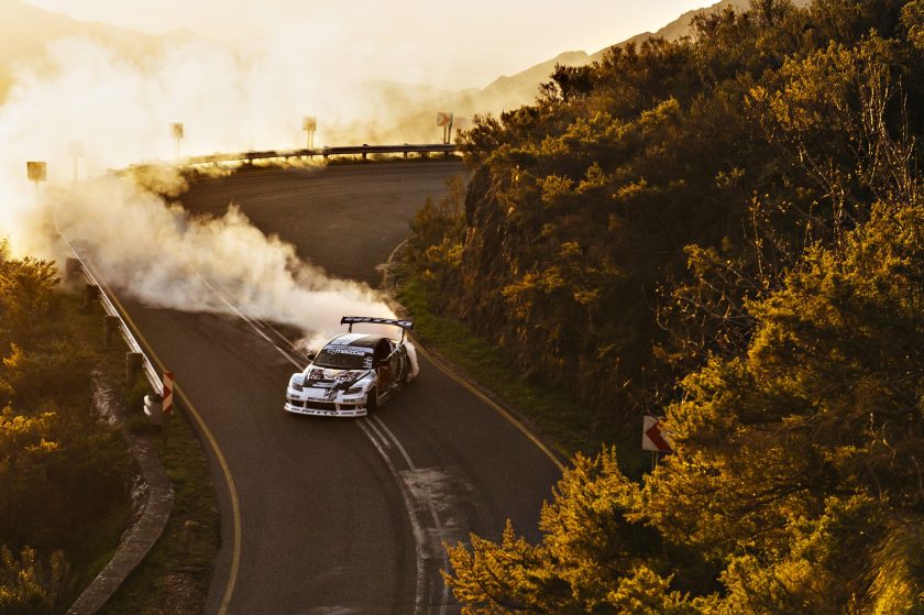 Mike Whiddett performs on Franschhoek Pass, Cape Town, South Africa, on September 19, 2016 (Tyrone Bradley/Red Bull Content Pool)