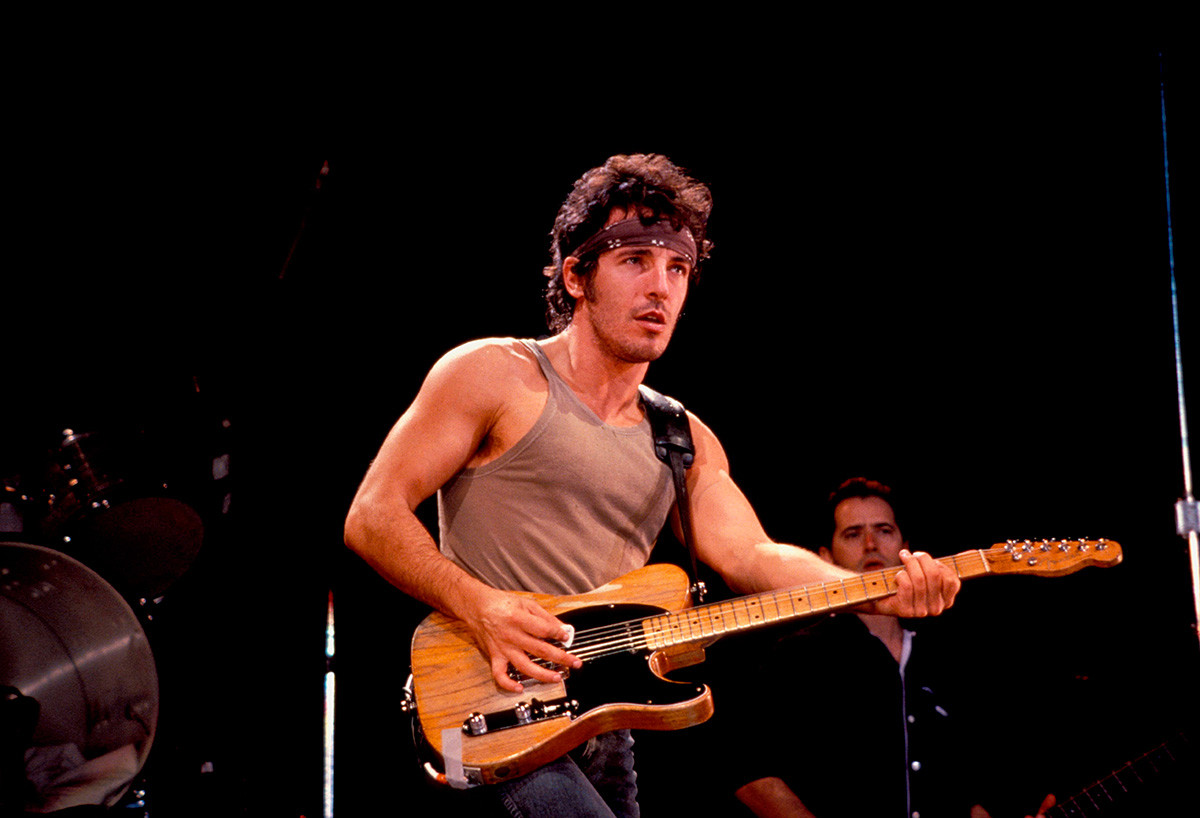 bruce springsteen, bruce springsteen guitar, fender guitar, the boss