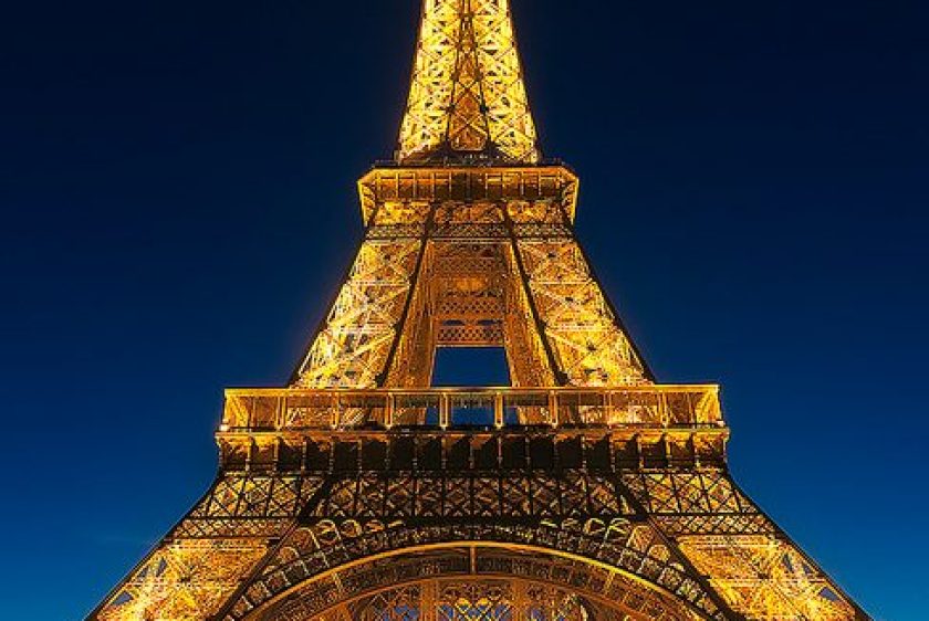 Paris' iconic landmark at dusk (Miroslav Petrasko via Flickr)