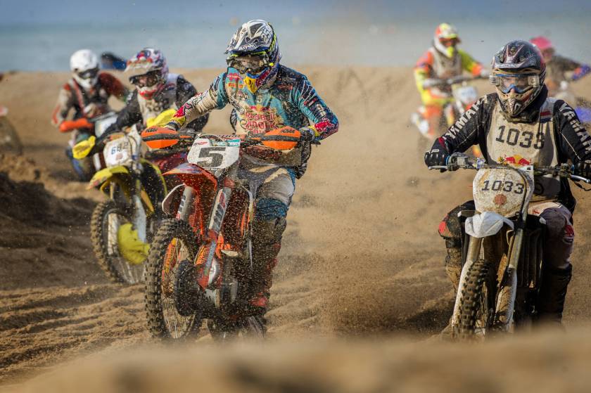 Glenn Coldenhoff, third, performs at the Red Bull Knock Out 2016 in Scheveningen, Netherlands on November 19, 2016 (Bavo Swijgers/Red Bull Content Pool)