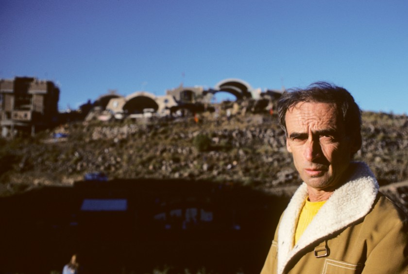 Architect Paolo Soleri posing for a photo on November 12, 1976 in Arcosanti, Arizona. (Santi Visalli/Getty Images)