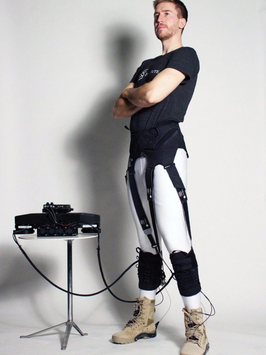 The exosuit incorporates a functional textile with built-in sensors. (Harvard Biodesign Lab)