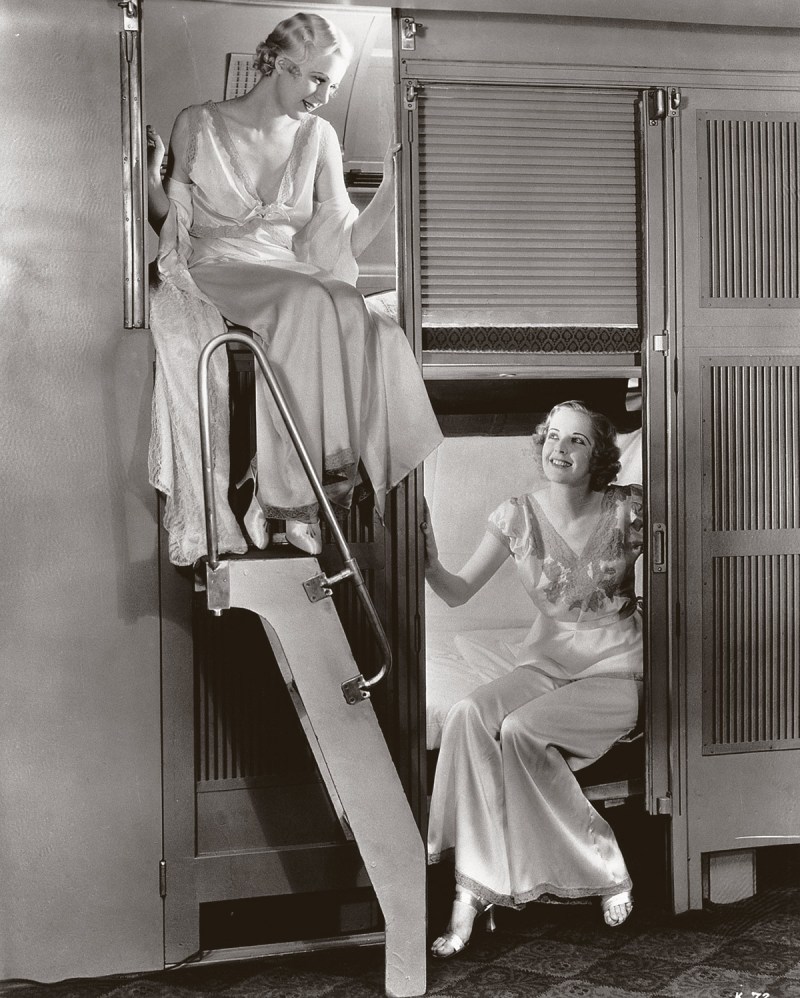 Pullman sleepers with closable berths, 1934 (Bettmann Archive/Getty Images)