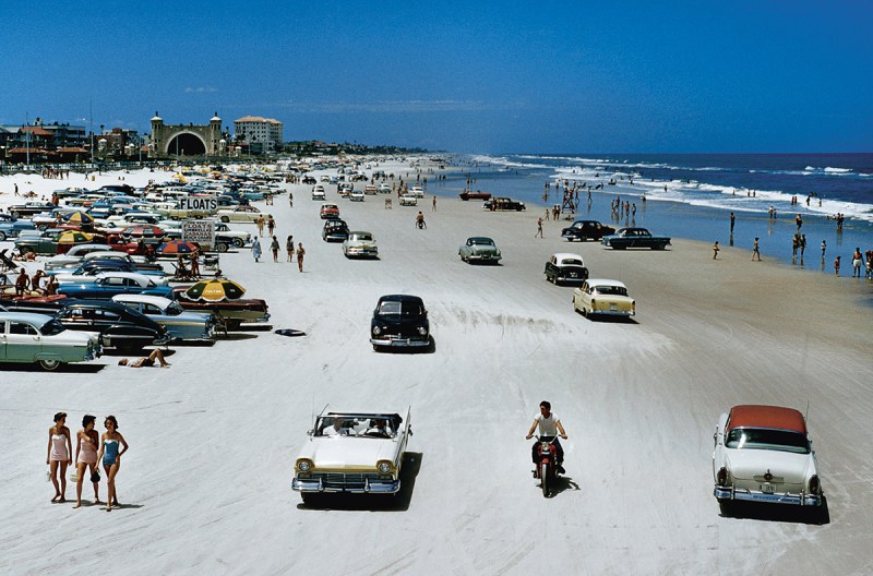 Traffic congestion on Daytona Beach, Florida, 1957 (J. Baylor Roberts/National Geographic/Getty Images)