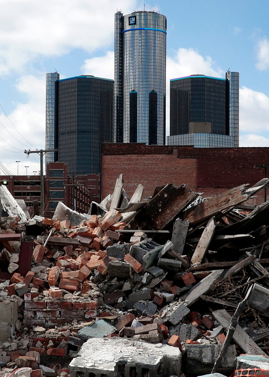 The Rivertown area in front of Renaissance Center, home to General Motors world headquarters in Detroit, Michigan (Jeff Kowalsky/Bloomberg)