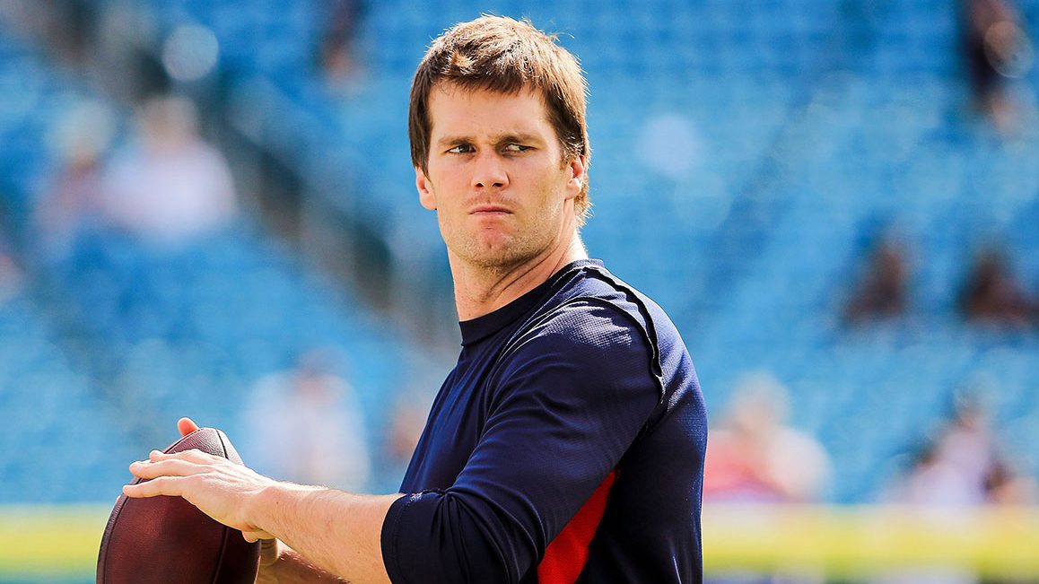 Tom Brady #12 of the New England Patriots warms up before the game against the Miami Dolphins at Sun Life Stadium on January 3, 2016 in Miami Gardens, Florida. (Photo by Mike Ehrmann/Getty Images)