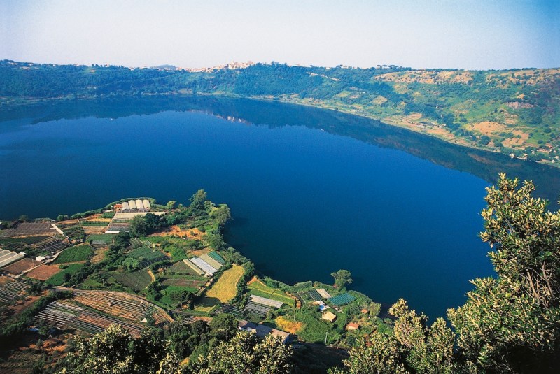 ITALY - APRIL 28: View of Lake Nemi, Genzano di Roma in the background, Lazio, Italy. (Photo by DeAgostini/Getty Images)