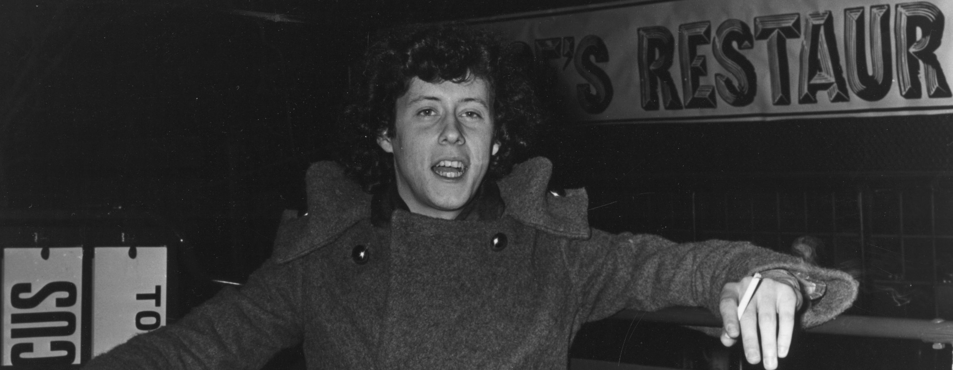 American folk singer Arlo Guthrie, eldest son of cult folk singer Woody Guthrie. The younger Guthrie's song 'Alice's Restaurant Massacre' inspired the film 'Alice's Restaurant' in which he starred.  (Photo by McCarthy/Express/Getty Images)