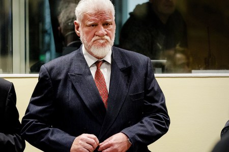 Bosnian Croat War Criminal Dies in UN Courtroom After Drinking Poison