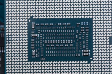 Intel and the security problems with processors. The picture shows an Intel Core i7 processor. (Ulrich Baumgarten via Getty Images)