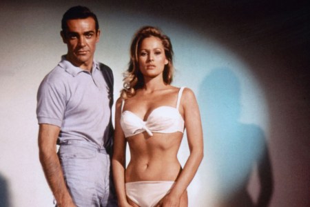 UNSPECIFIED - MAY 15:  James Bond against Dr. No for TerenceYoung with Ursula Andress, Sean Connery (James Bond 007) 1962  (Photo by Apic/Getty Images)