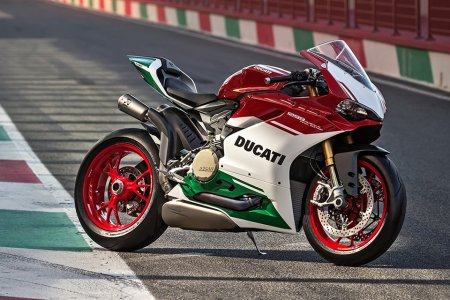 Ducati’s Final Two-Cylinder Looks Like a Worldbeater