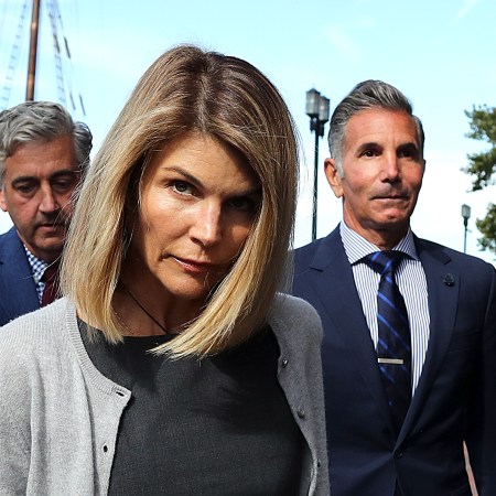 lori loughlin prison expert