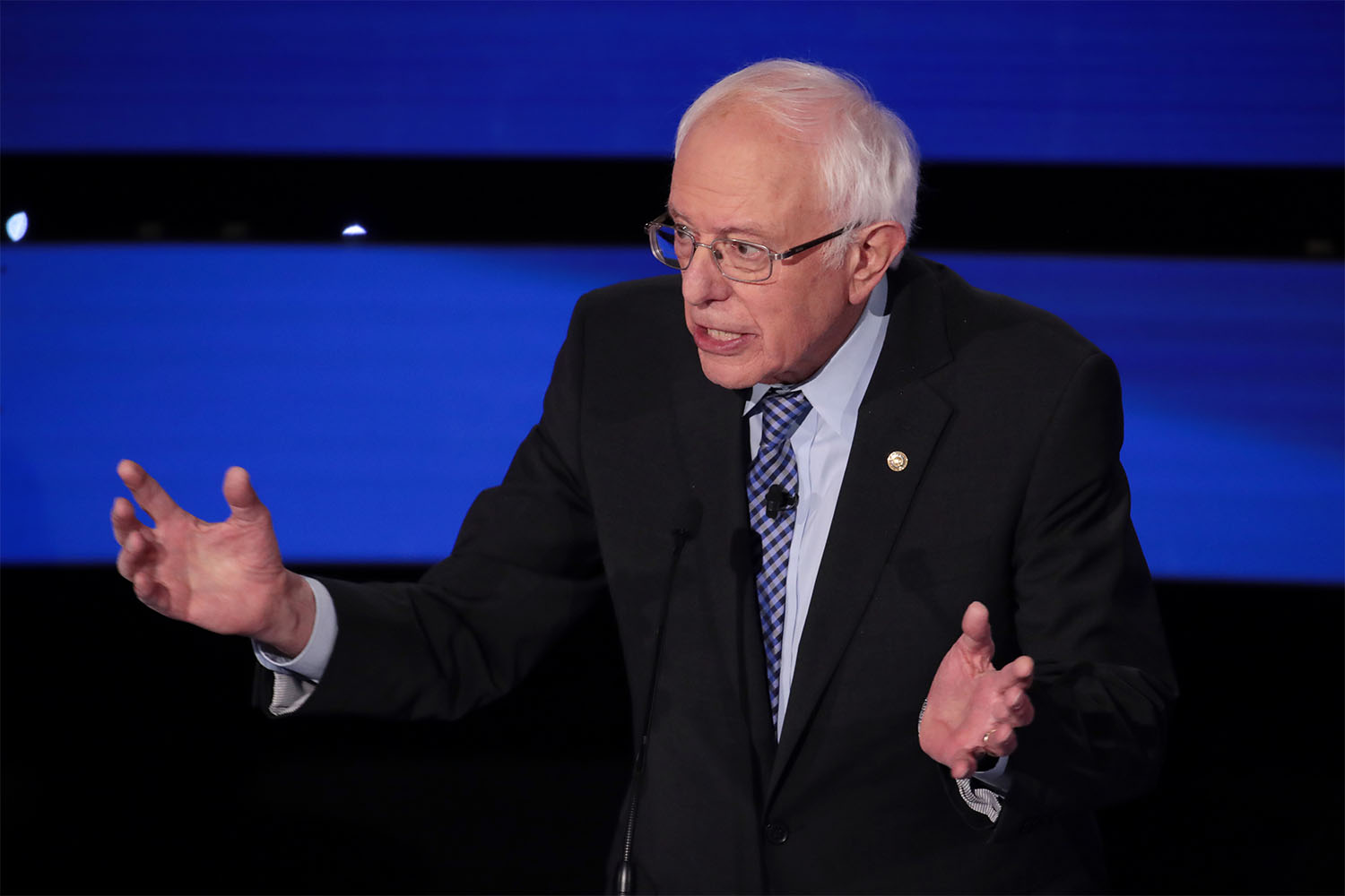 bernie sanders suit guide democratic debate