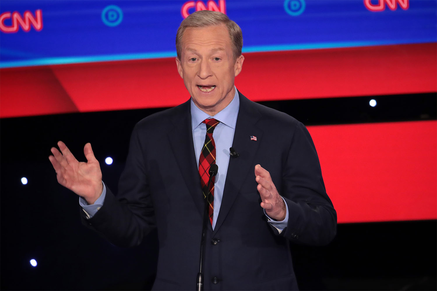 tom steyer suit guide democratic debate