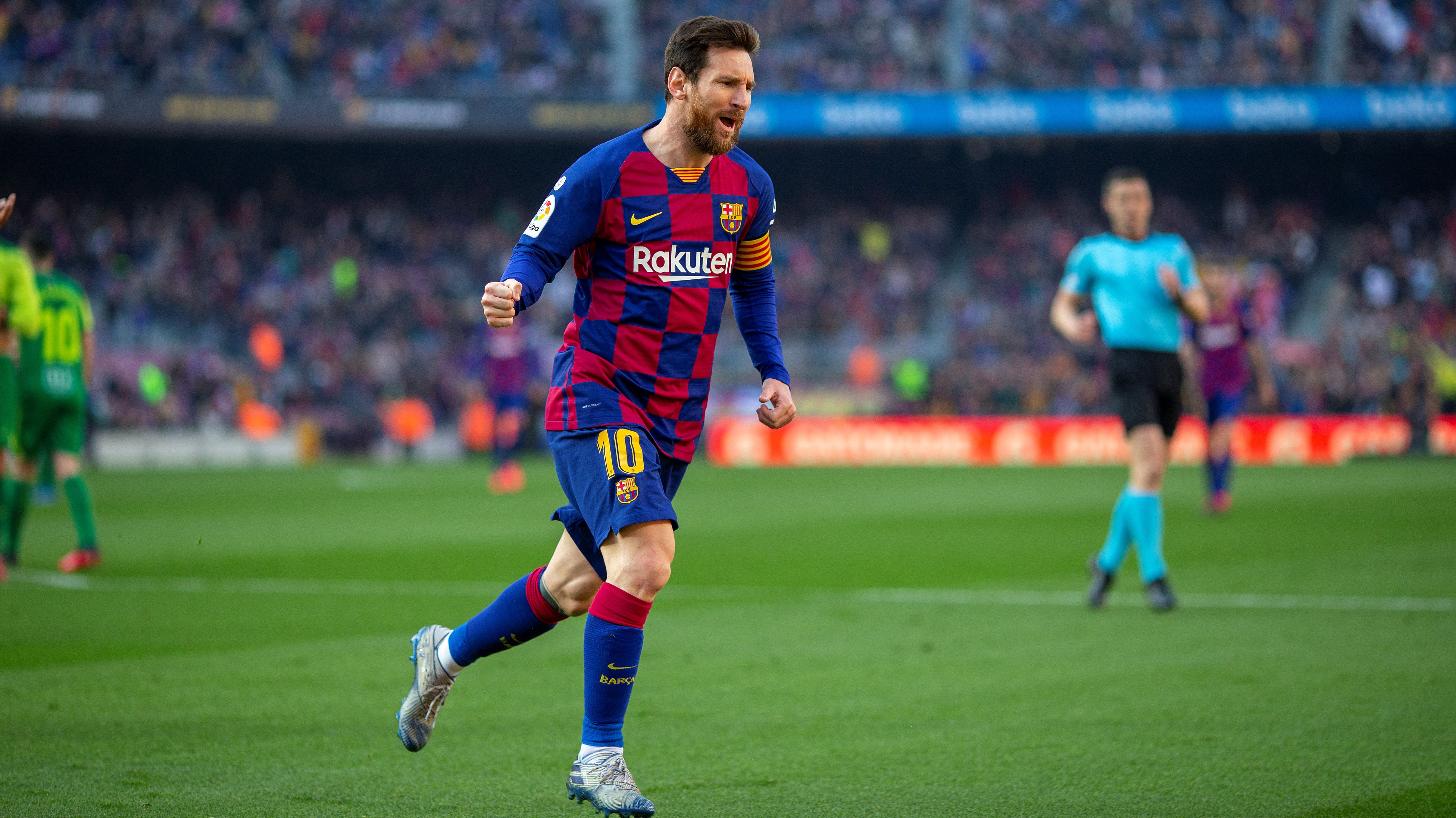 Lionel Messi celebrates goal