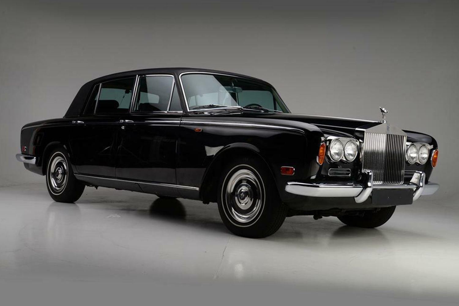 Johnny Cash 1970 Rolls-Royce Silver Shadow at Barrett-Jackson auction