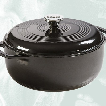 Lodge Cast Iron six quart Dutch oven in black