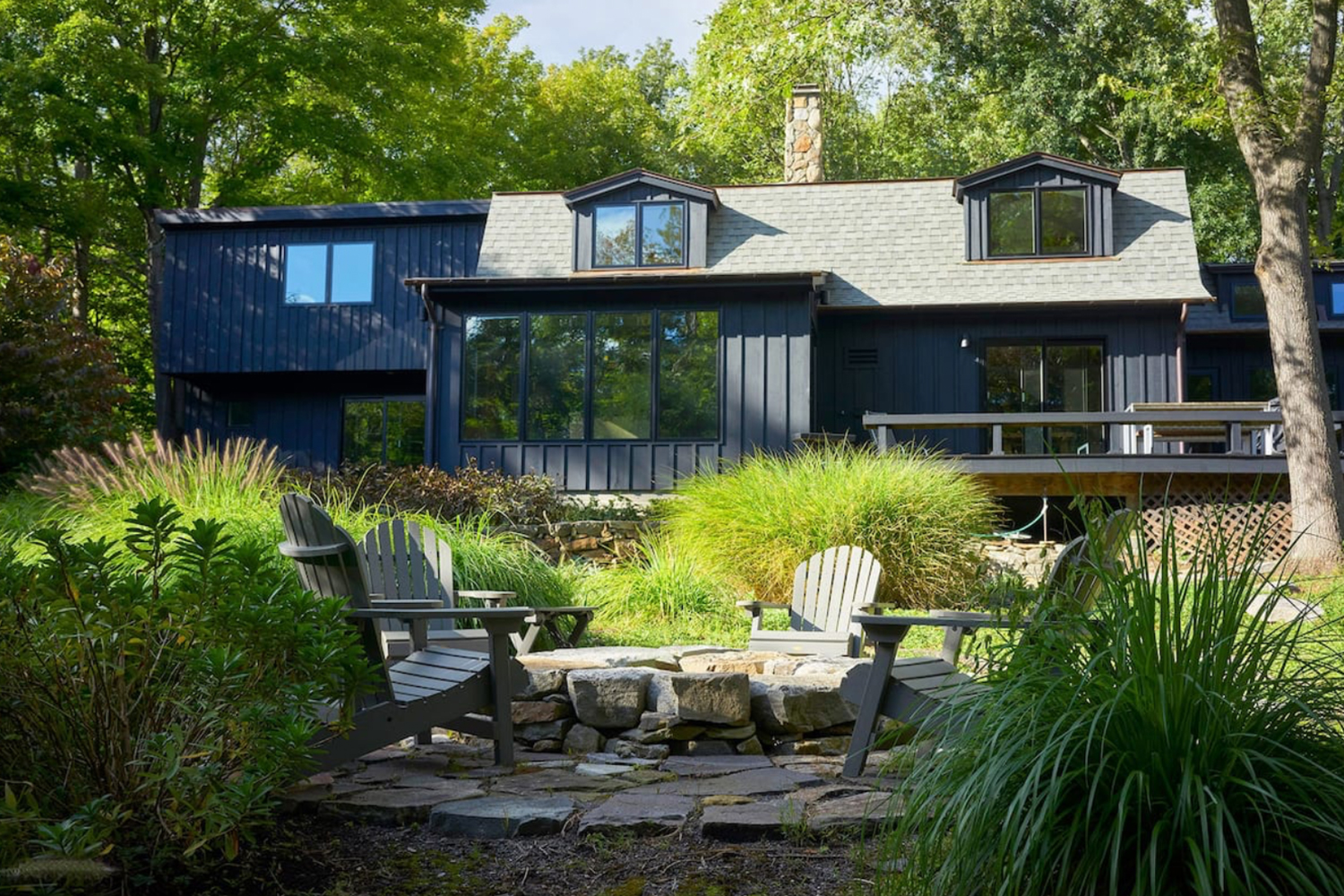 Cozy, Modern Retreat In The Woods