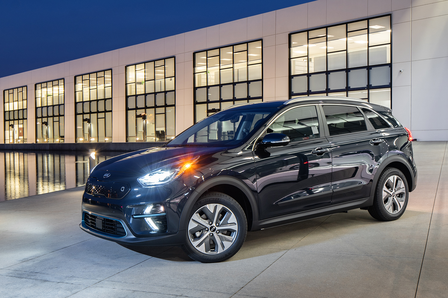 2020 Kia Niro EV in black