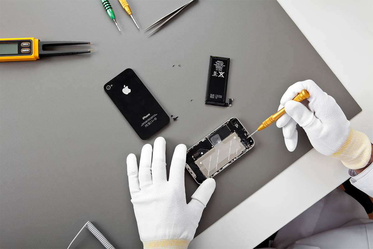 Apple smartphone repair