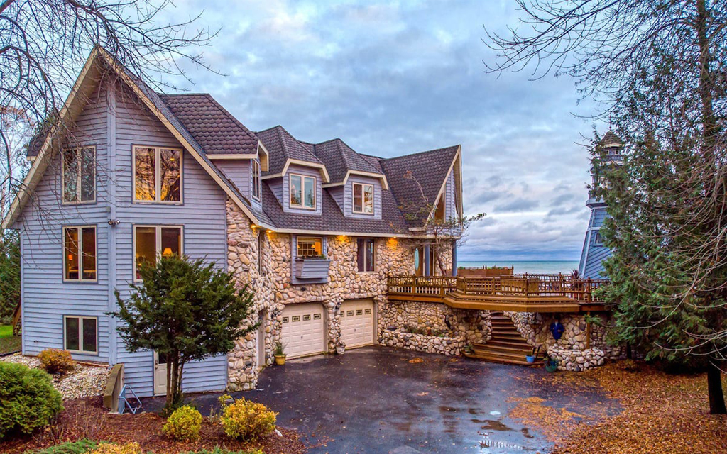 Luxurious Lighthouse Manor Airbnb on Lake Michigan