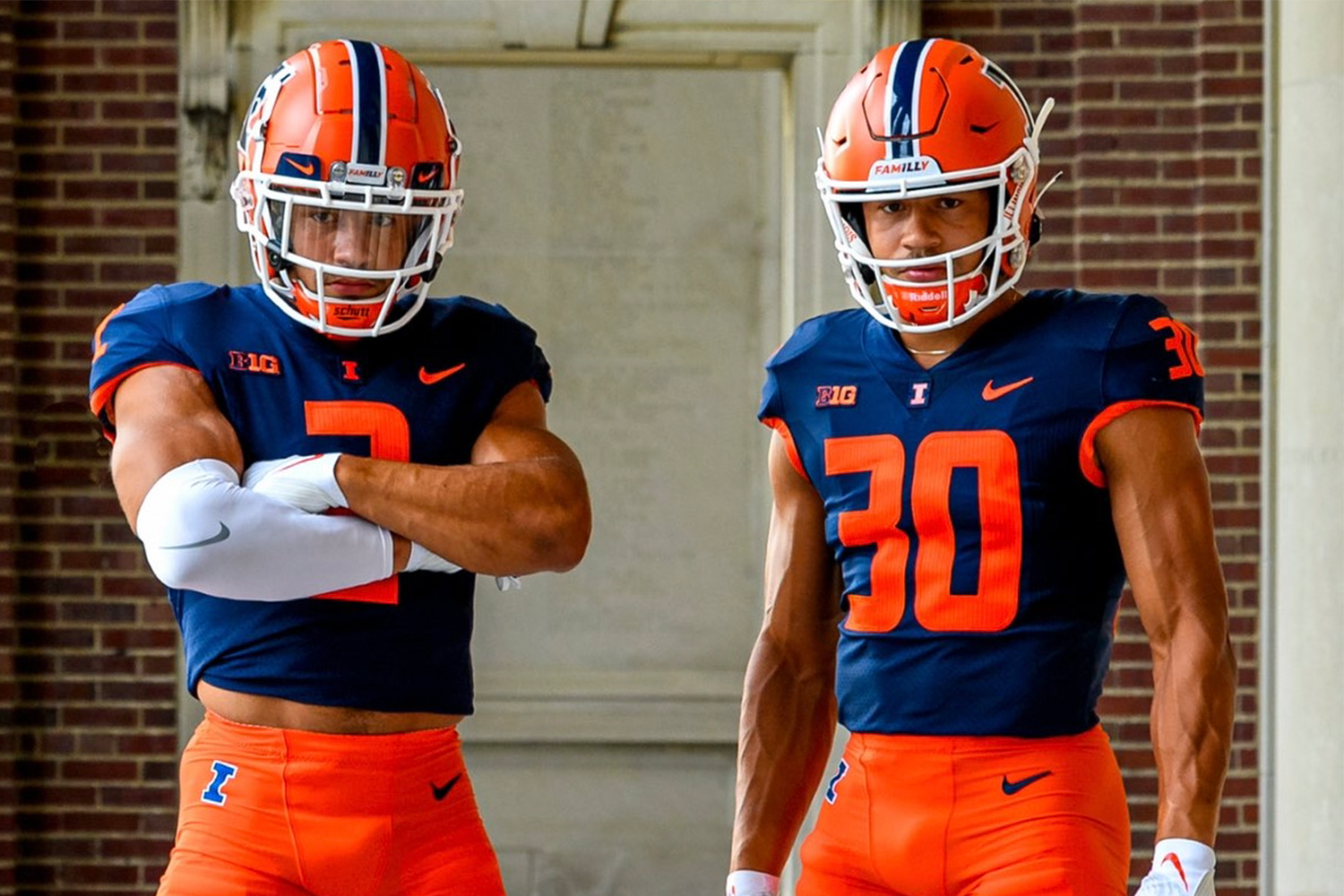 Illinois Athletics 2021 football uniform