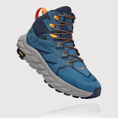 Get to know the Hoka One One Anacapa Mid GTX Boot