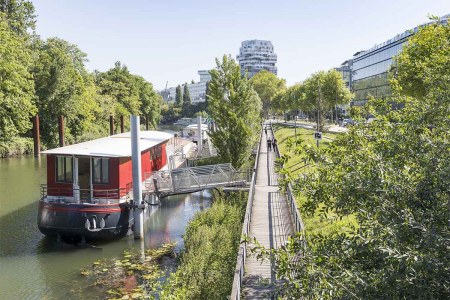 Located on the banks of the Seine, Barge 166 will be used to study "dynamic aging" on spirits