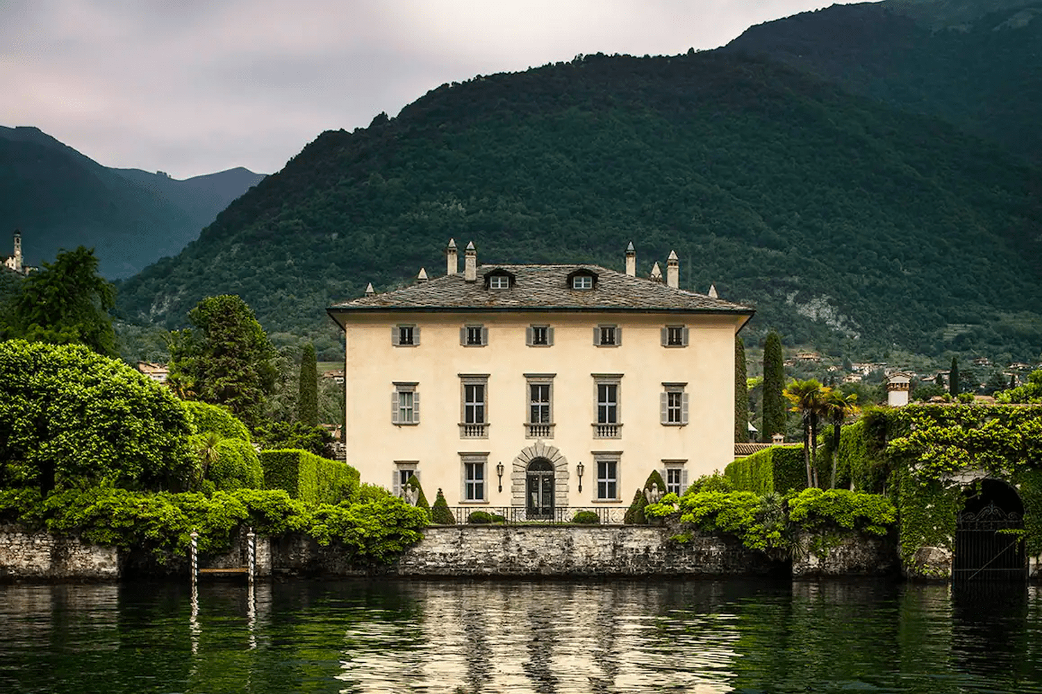 Lakefront view of Villa Balbiano