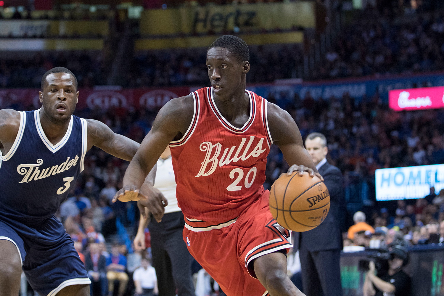 The Thunder and the Bulks in the original Christmas uniform