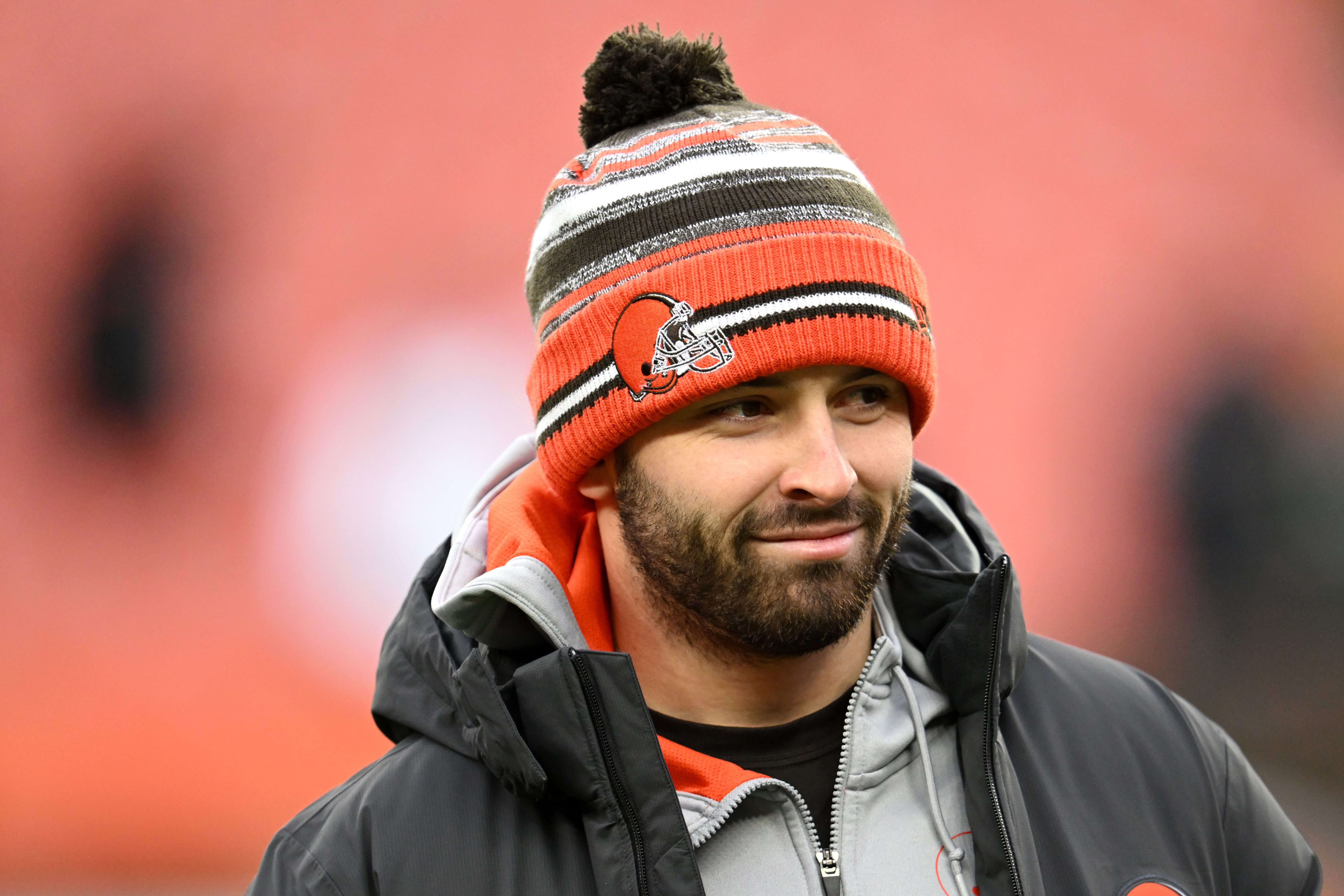 Baker Mayfield looks on during warm-ups