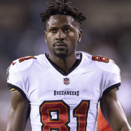 Antonio Brown before a game against the Philadelphia Eagles at Lincoln Financial Field