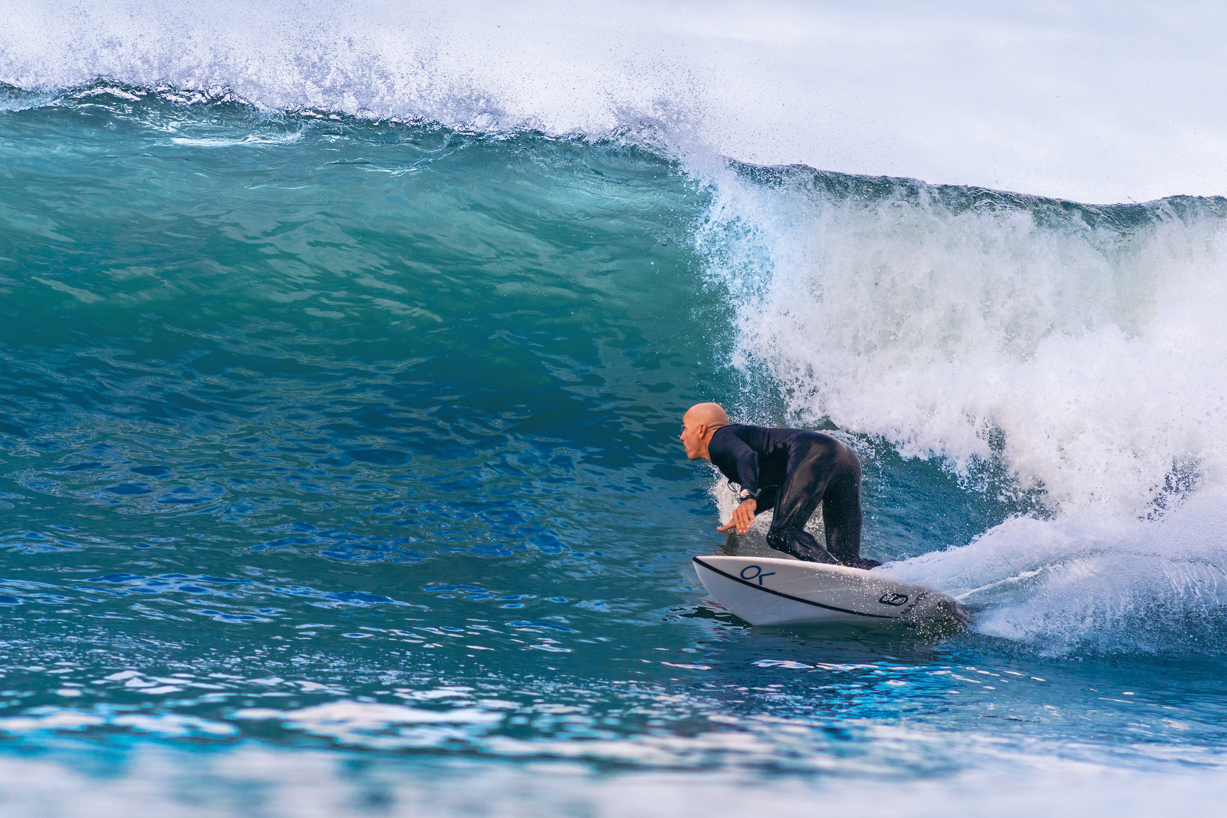 Kelly Slater still gets barreled