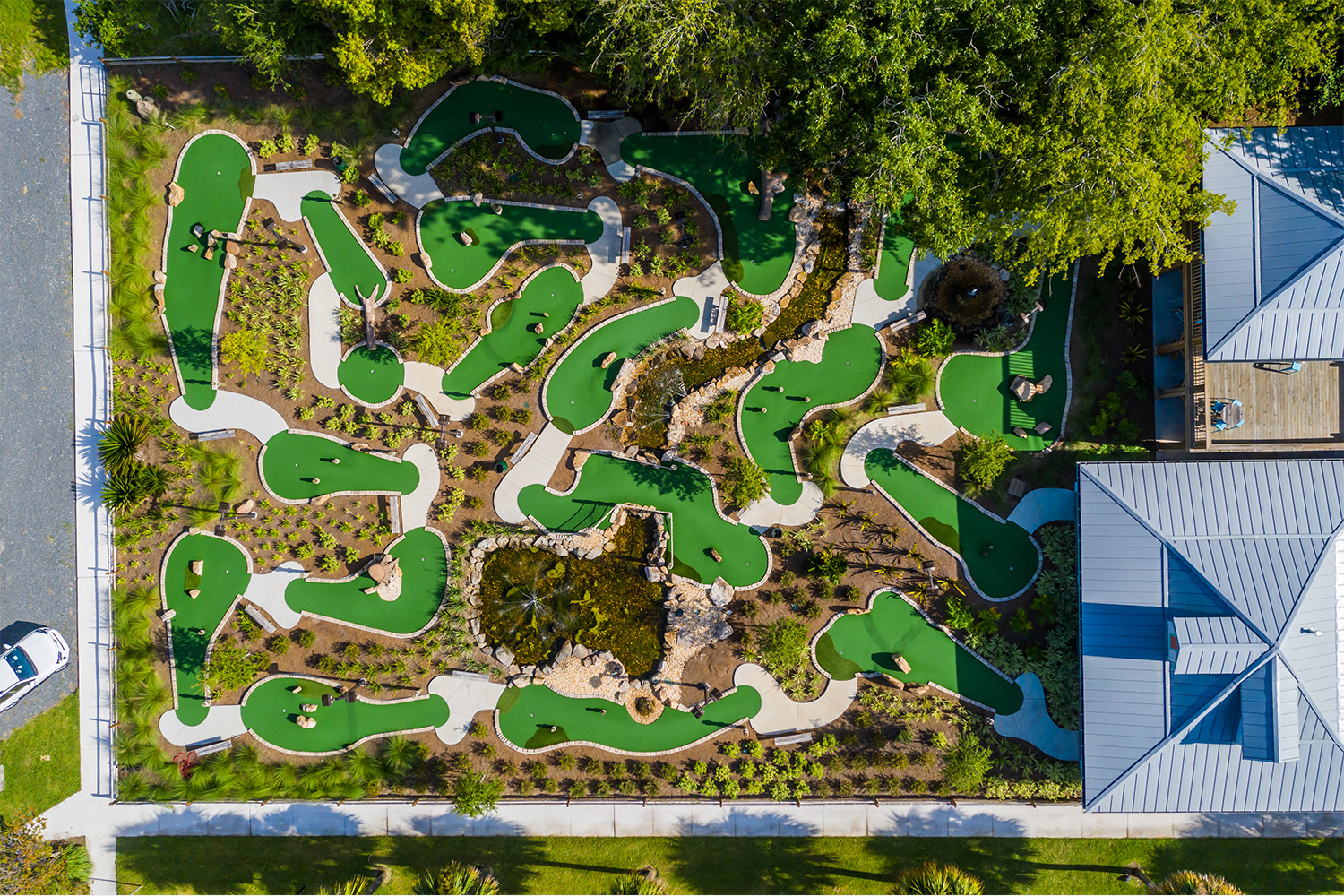 An overhead shot of Gregor MacGregor's Mini Links & Drinks in Amelia Island