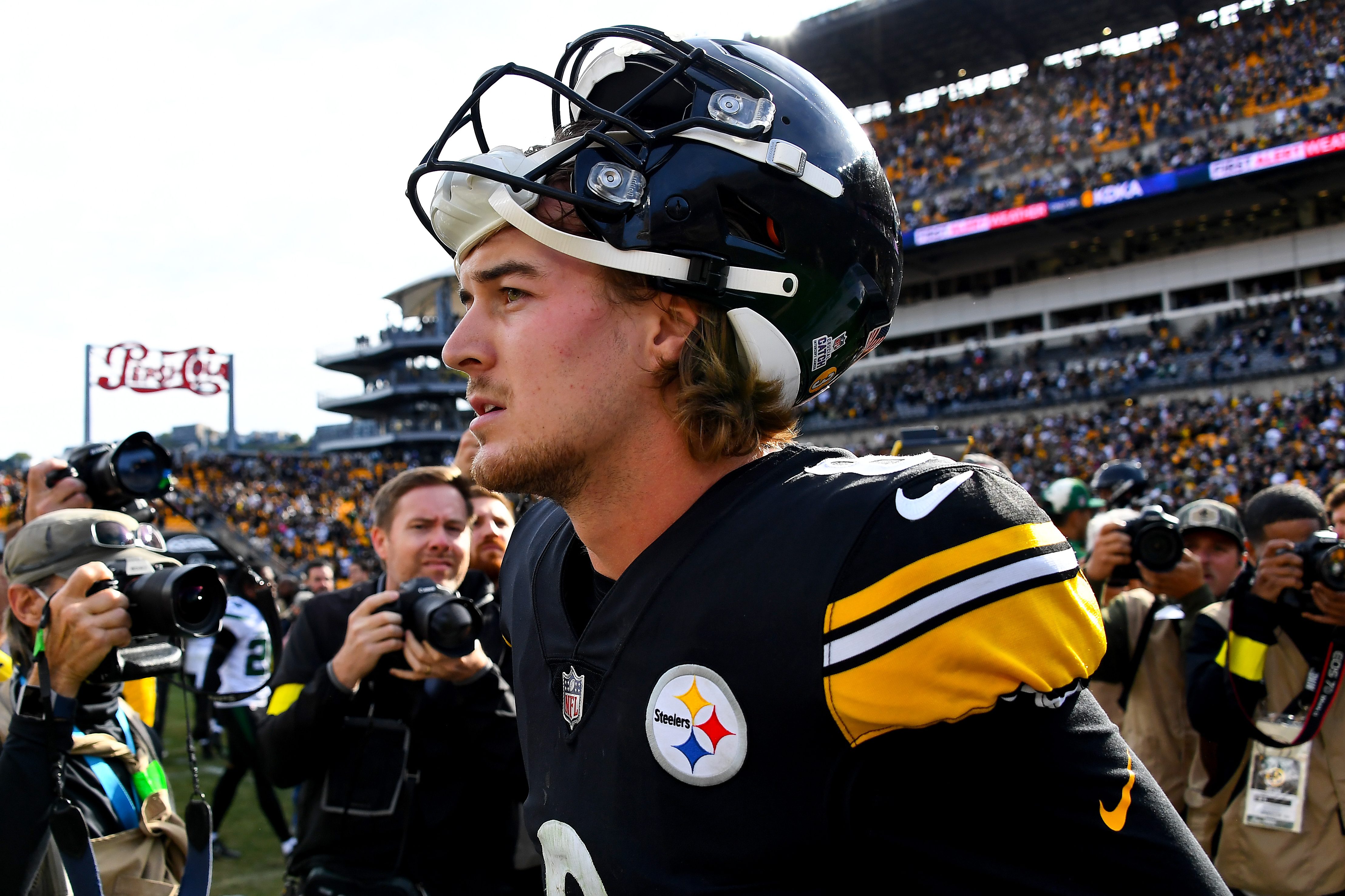 Kenny Pickett of the Pittsburgh Steelers jogs off the field after losing to the New York Jets.