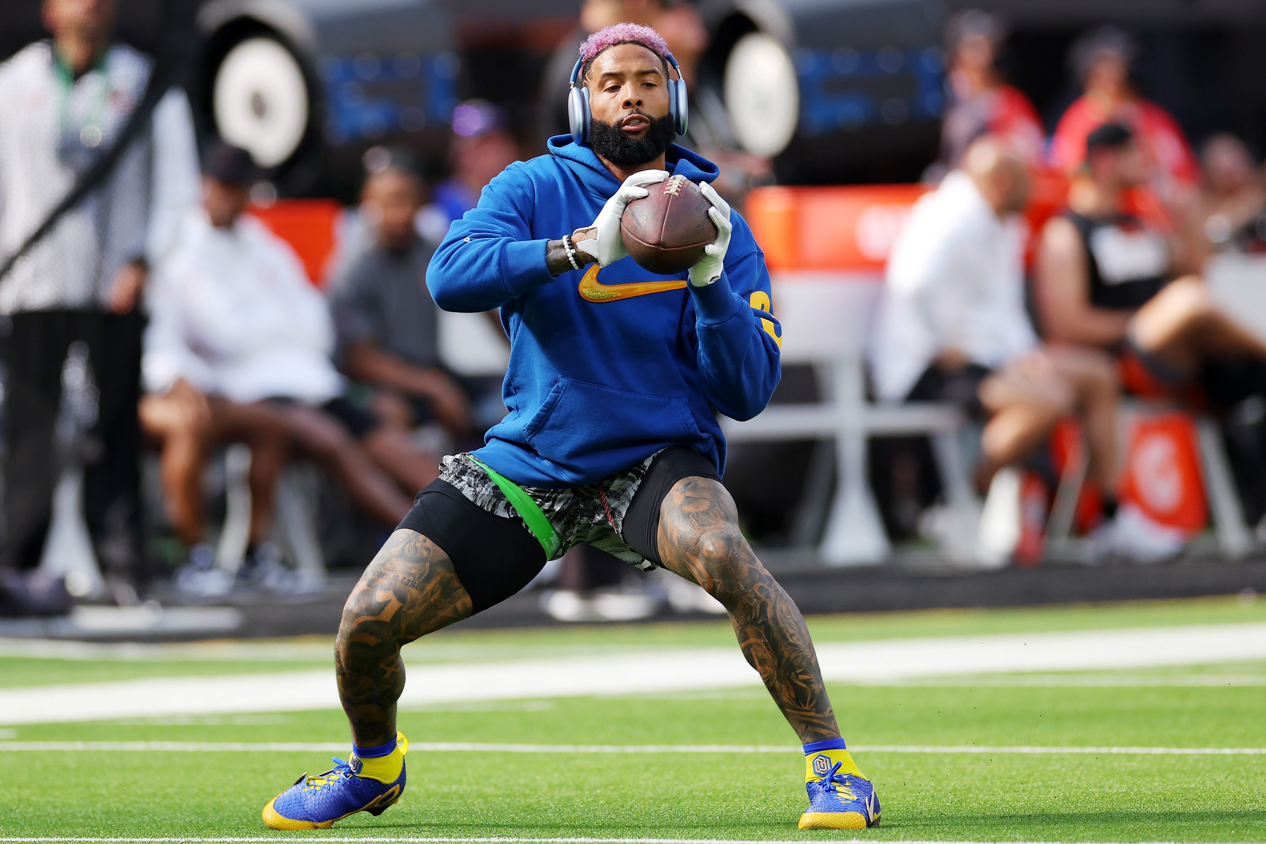 Odell Beckham of the Rams warms up before Super Bowl LVI.