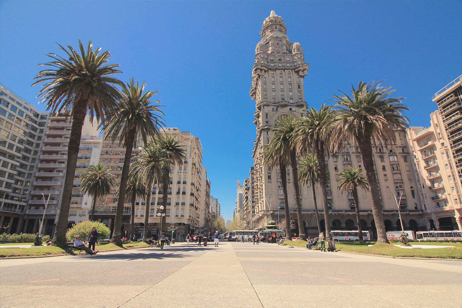 View of Independence Square in Montevideo