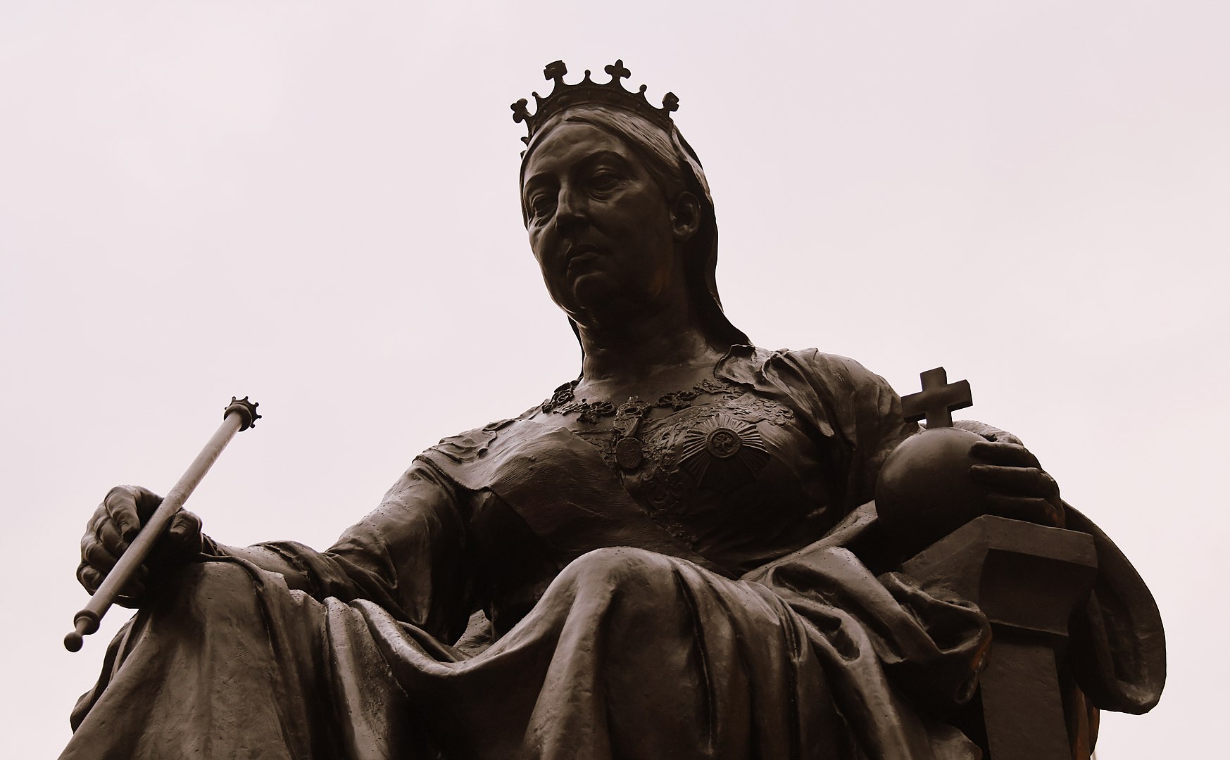 Queen Victoria statue