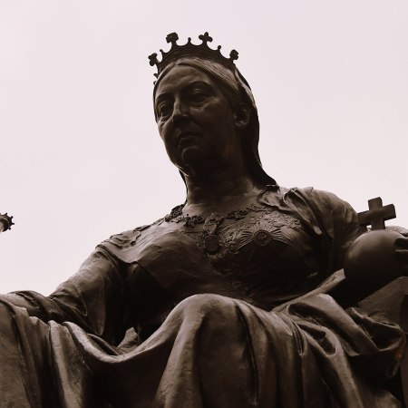 Queen Victoria statue