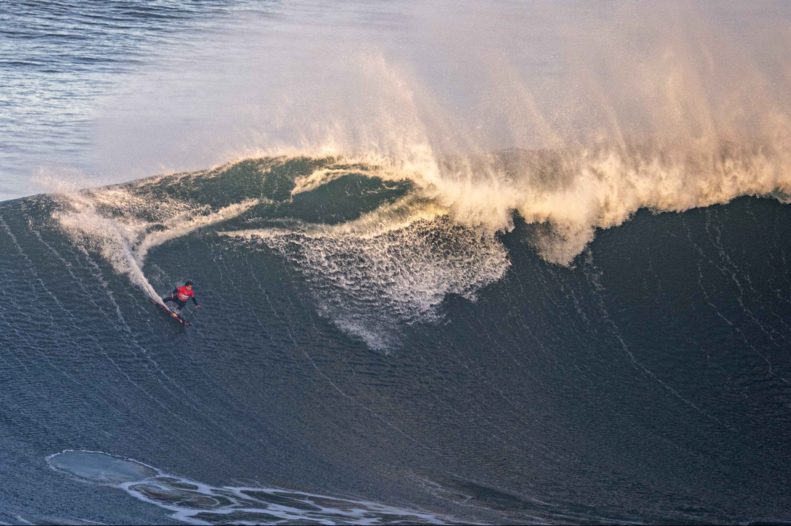 Kai Lenny hanging 10.