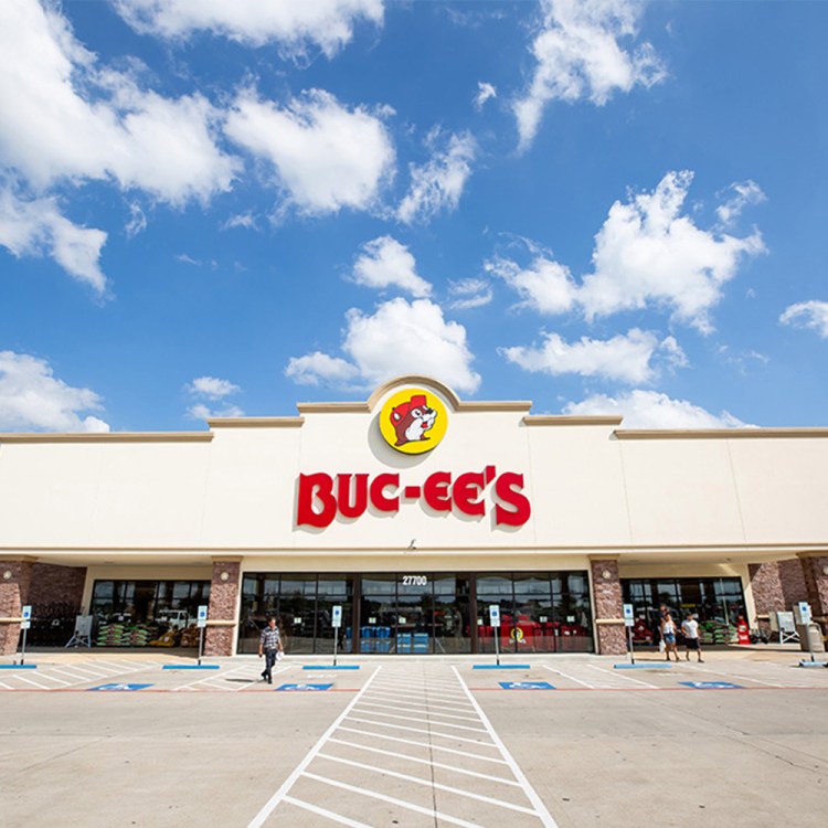 Exterior of Buc-ees